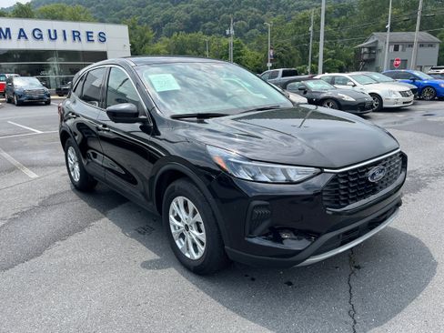 Used 2023 Ford Escape Active AWD/4WD image 4