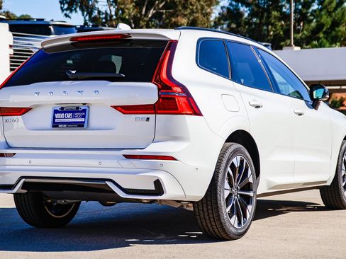 New 2026 Volvo XC60 B5 Plus w/ Climate Package image 6