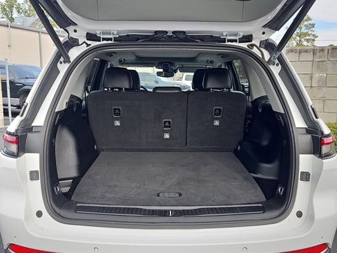 Used 2024 Jeep Grand Cherokee Limited image 11