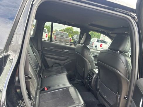 Used 2023 Jeep Grand Cherokee Altitude AWD/4WD image 13