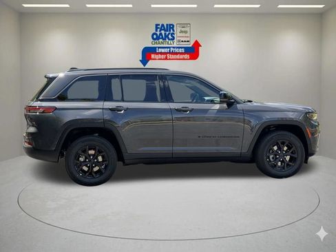 New 2026 Jeep Grand Cherokee Altitude AWD/4WD image 5