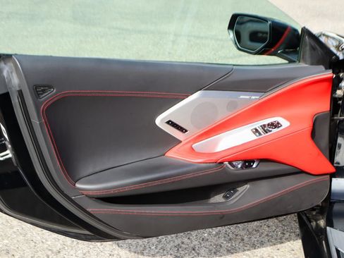 Used 2022 Chevrolet Corvette Stingray Premium Cpe w/ Z51 Performance Package RWD image 16