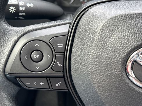 Used 2023 Toyota Corolla LE image 19