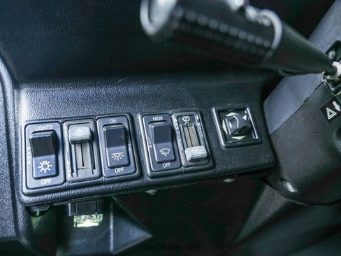 Used 2003 HUMMER H1 4-Door Open Top AWD/4WD image 28
