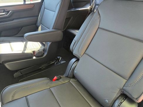 New 2026 GMC Yukon Denali AWD/4WD image 7