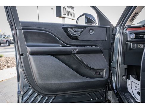 Used 2022 Lincoln Aviator Reserve w/ Elements Package Plus image 6
