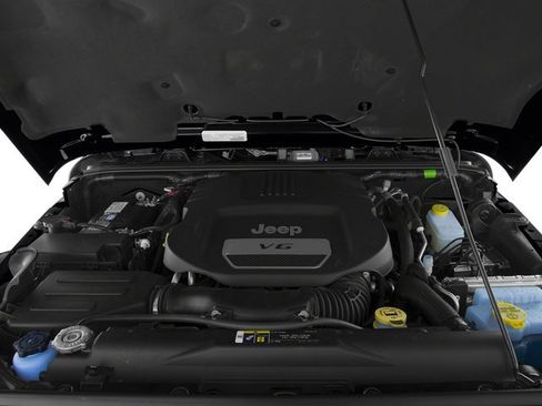 Used 2018 Jeep Wrangler Sahara w/ Connectivity Group AWD/4WD image 16