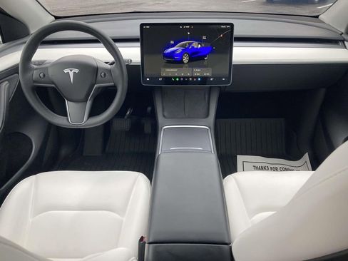Used 2023 Tesla Model Y Long Range image 17
