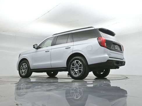 Used 2025 Ford Expedition Active RWD image 52