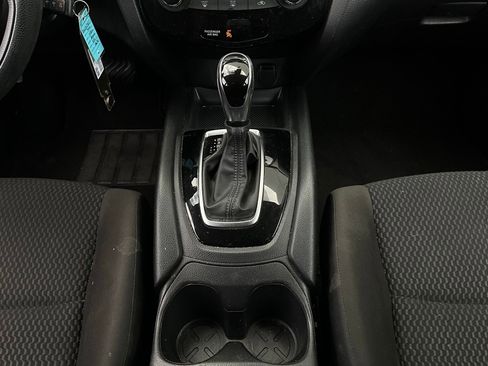 Used 2022 Nissan Rogue Sport S image 14