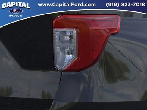 New 2024 Ford Explorer XLT w/ Equipment Group 202A image 21