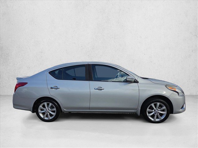 Used 2016 Nissan Versa FWD image 4