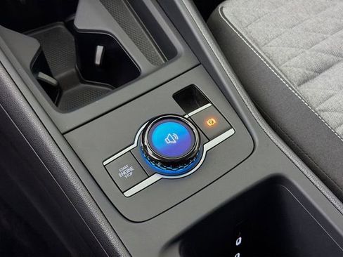 Used 2025 Volkswagen Tiguan S image 30