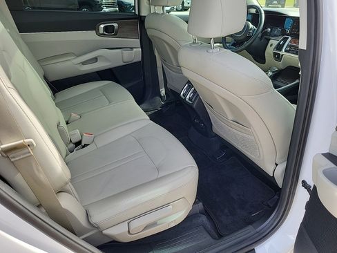 Used 2022 Kia Sorento S w/ Panoramic Sunroof Package image 11