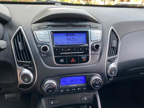 Used 2012 Hyundai Tucson Limited image 65