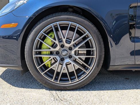 Used 2021 Porsche Panamera 4S image 19