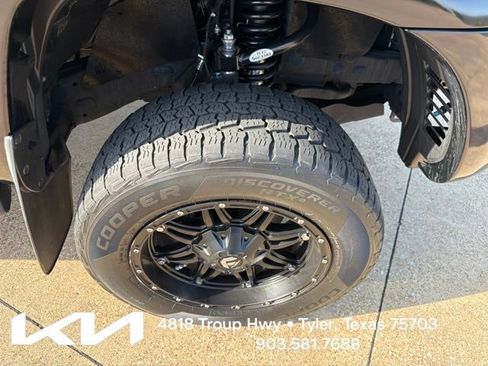 Used 2011 Toyota Tacoma 4x4 Double Cab w/ SR5 Pkg #2 image 12