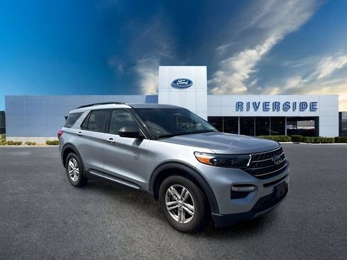 Used 2023 Ford Explorer XLT w/ Equipment Group 202A RWD image 1