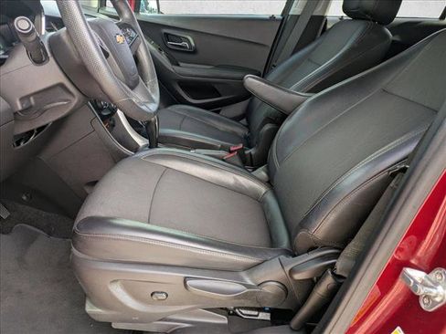 Used 2021 Chevrolet Trax LT image 15