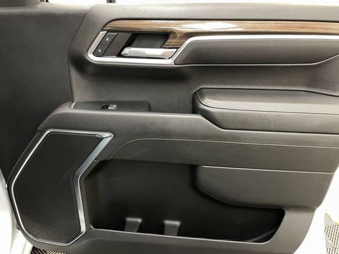 Certified 2022 Chevrolet Silverado 1500 LT AWD/4WD image 36