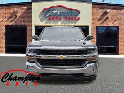 Used 2018 Chevrolet Silverado 1500 LT w/ All Star Edition RWD image 10