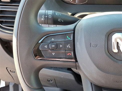 Used 2025 RAM ProMaster 2500 w/ Convenience Group image 20