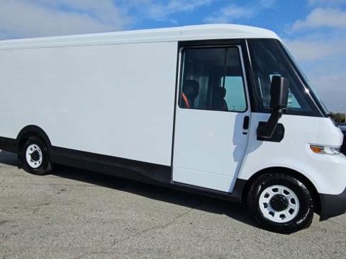 New 2025 Chevrolet Brightdrop 600 FWD image 2