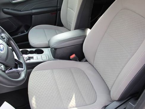 Used 2022 Ford Escape SE w/ Cold Weather Package image 13
