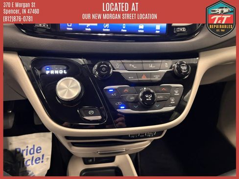 Used 2024 Chrysler Pacifica Touring-L FWD image 57