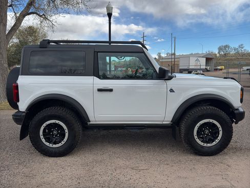 Used 2023 Ford Bronco Black Diamond w/ Sasquatch Package image 6