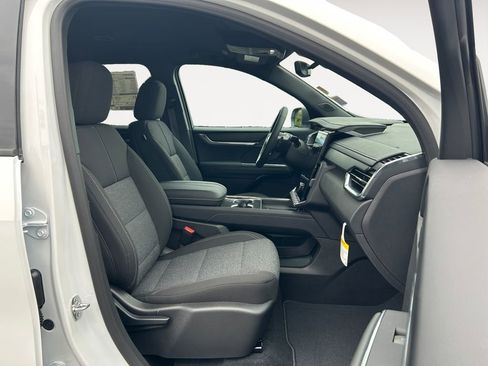 New 2026 GMC Acadia Elevation image 10