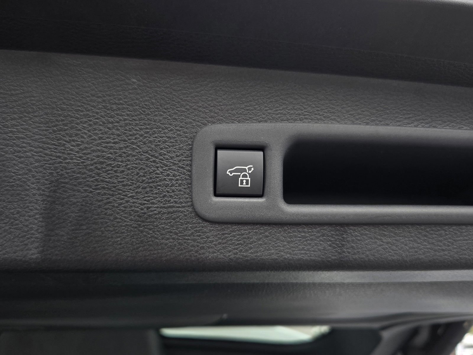 Certified 2026 Toyota Sienna Limited AWD/4WD image 26