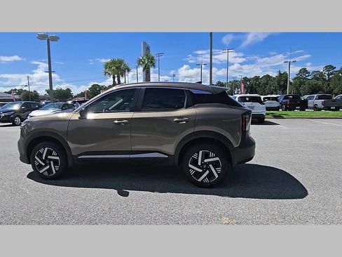 Used 2026 Nissan Kicks SV w/ SV Premium Package FWD image 26