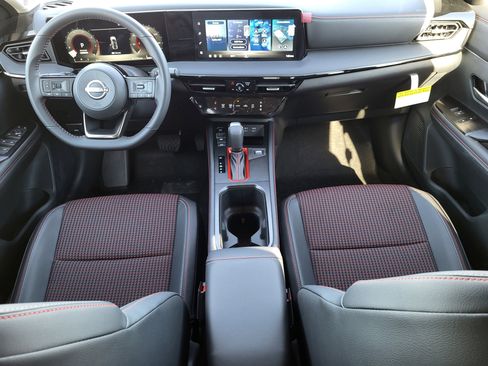 New 2026 Nissan Kicks SR AWD/4WD image 9