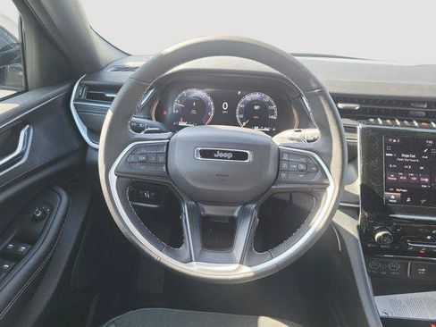 New 2025 Jeep Grand Cherokee L Altitude AWD/4WD image 12