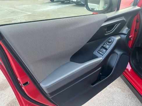 Certified 2025 Subaru Crosstrek 2.0i Premium image 17