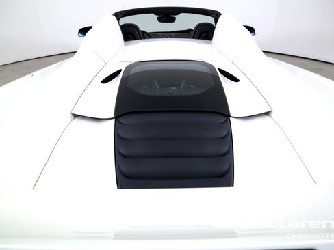 Used 2015 McLaren 650S Spider image 23