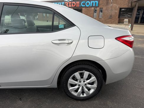 Used 2015 Toyota Corolla LE FWD image 39