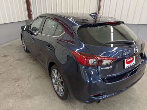 Used 2018 MAZDA MAZDA3 Touring FWD image 15