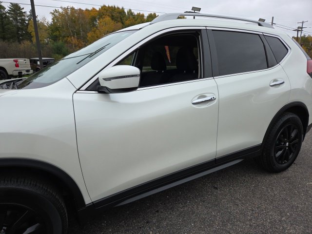 Used 2018 Nissan Rogue SV FWD image 15