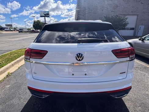 Used 2022 Volkswagen Atlas Cross Sport SE AWD/4WD image 4