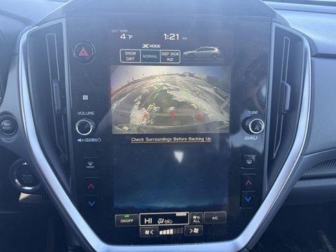 Used 2025 Subaru Crosstrek 2.0i Premium image 8