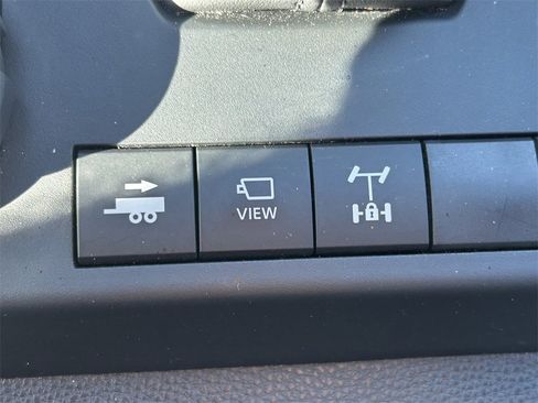 Used 2025 Toyota 4Runner TRD Off-Road Premium image 33