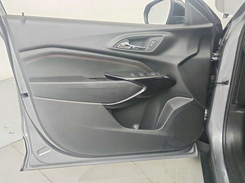 Used 2025 Chevrolet Trax RS w/ Driver Confidence Package FWD image 16
