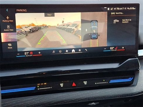 Used 2025 BMW 530i xDrive w/ Premium Package image 18