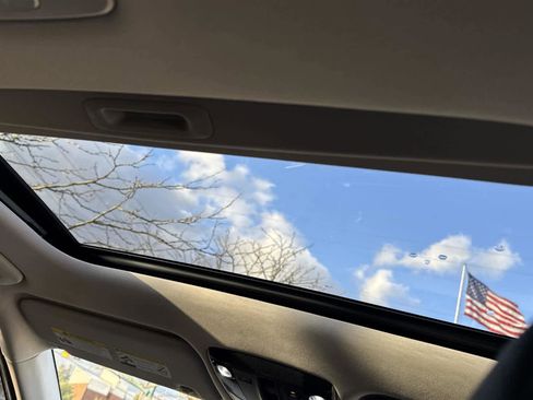 Used 2023 Kia Seltos EX image 19