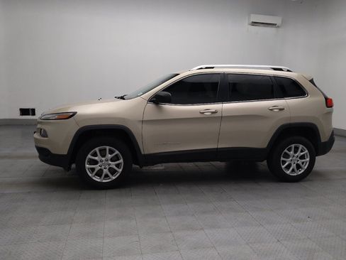 Used 2015 Jeep Cherokee Latitude w/ Cold Weather Group AWD/4WD image 2