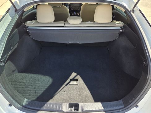 Used 2019 Toyota Prius LE image 9