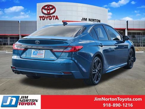 Used 2025 Toyota Camry XSE FWD image 5
