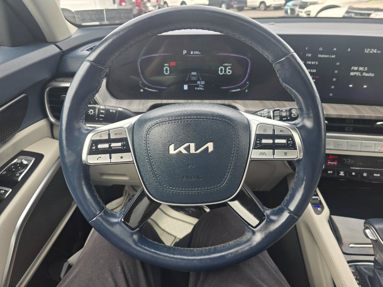 Used 2023 Kia Telluride EX w/ EX Captain's Chair Package AWD/4WD image 7